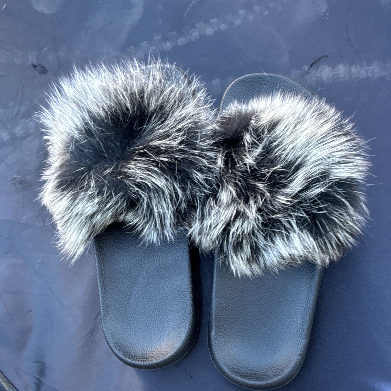 Women’s Size 8 Black/Gray Slip-On Slide Sandals Faux Fur Trim Solid Casual