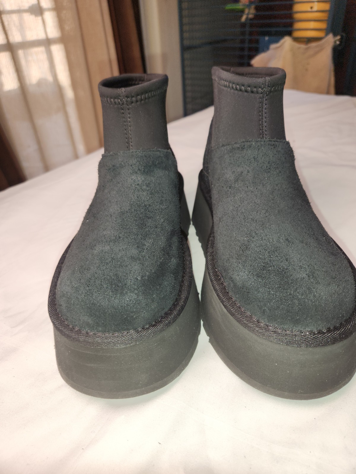 UGG BLACK SUEDE CLASSIC MINI DIPPER 2″ PLATFORM BOOTS, WOMEN US 6/ eu 37 ~NEW