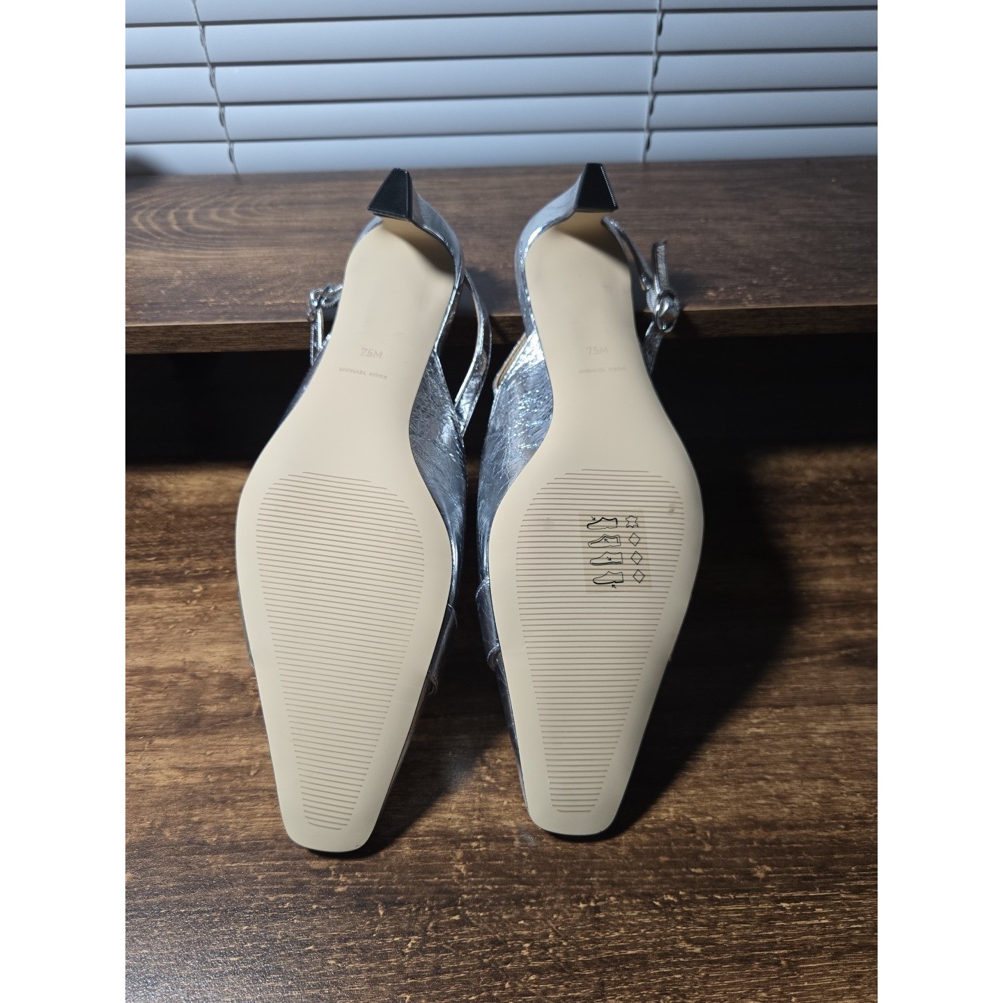Michael Kors Jaden Kitten Sling Silver Metallic Leather SIZE 7.5 New In Box