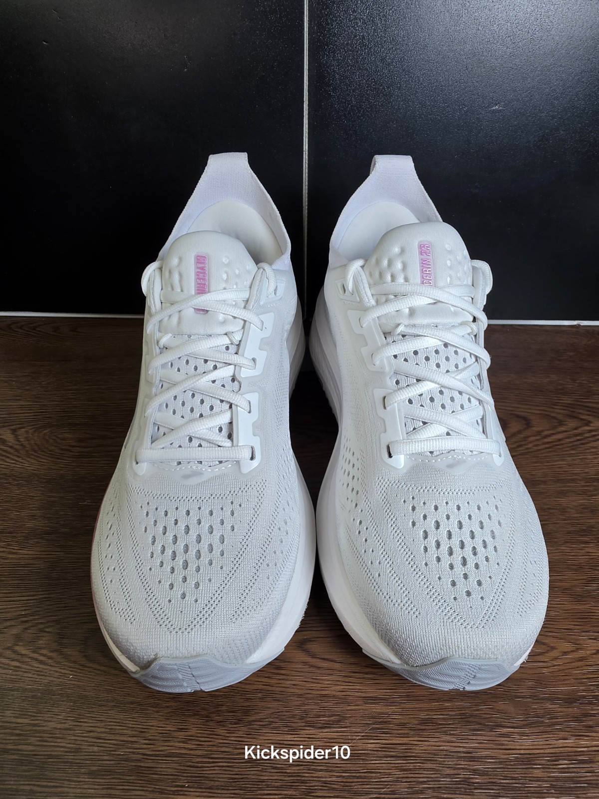 Brooks glycerin 23 Womens Running Shoes Size 9 Wide White Harbor Mist Metallic