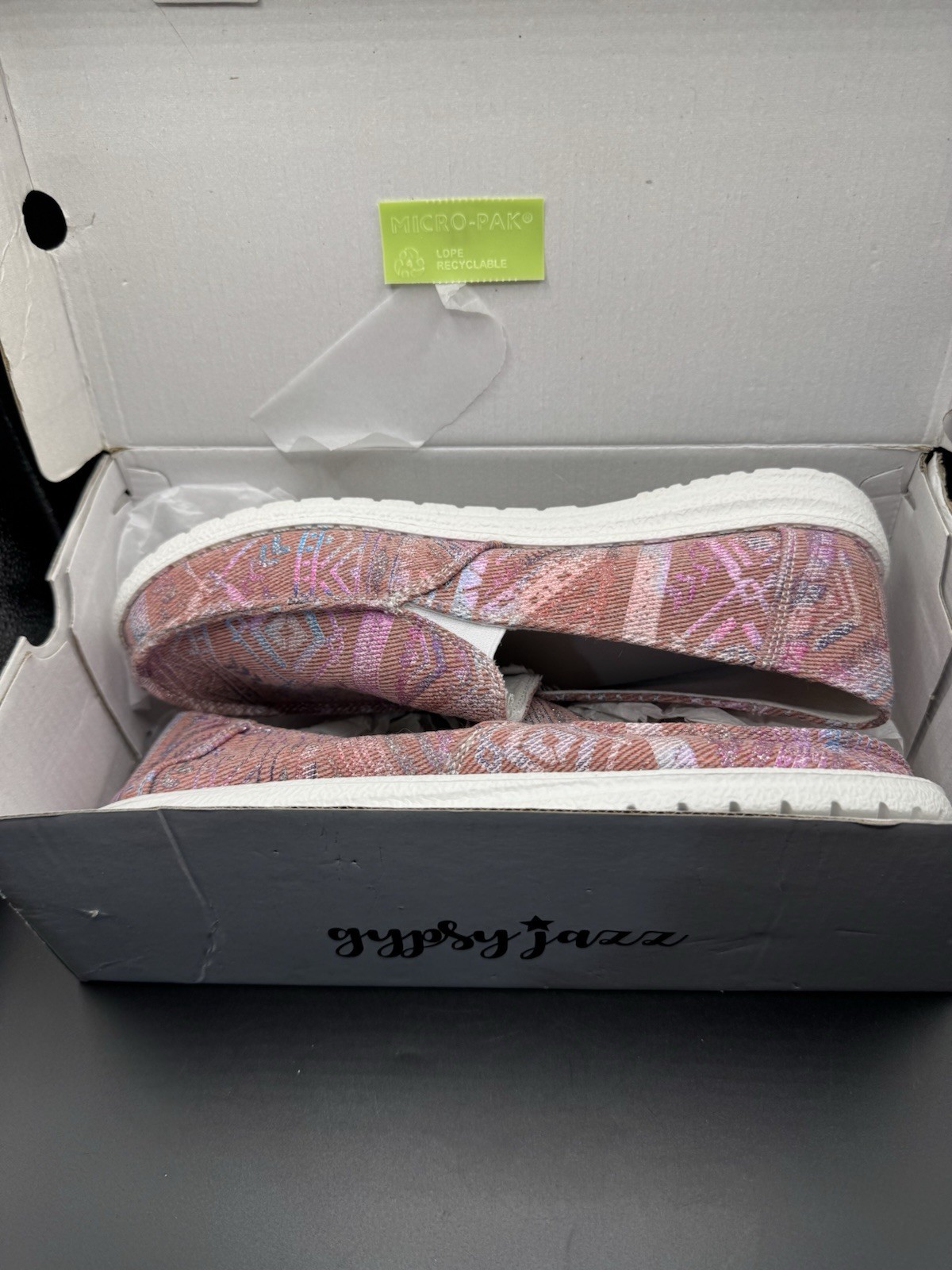 Gypsy Jazz Aztec Pink Geometric Slip On Shoes Women’s Size 9 Loafers NWB
