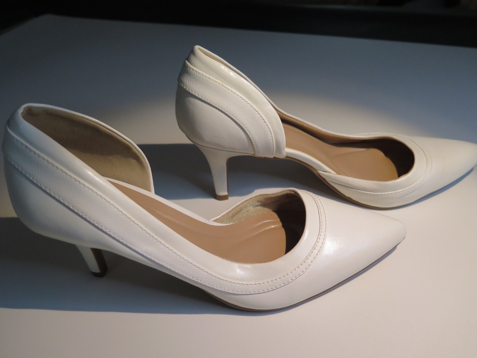 Kelly & Katie white pointed-toe d’Orsay cutout heels pumps Size 8.5M