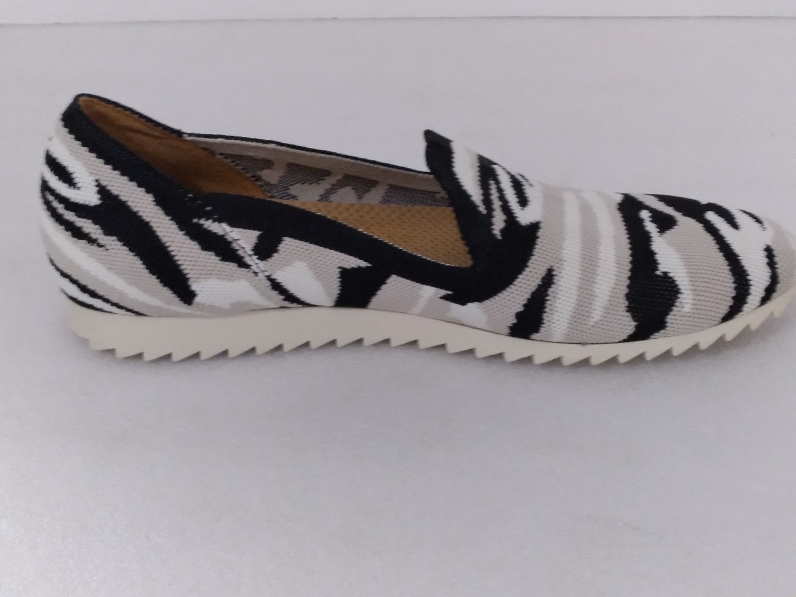 Vaneli Flats Shoes Canvas Stretch Zebra Black, Gray, White Women’s 10.5N EUC