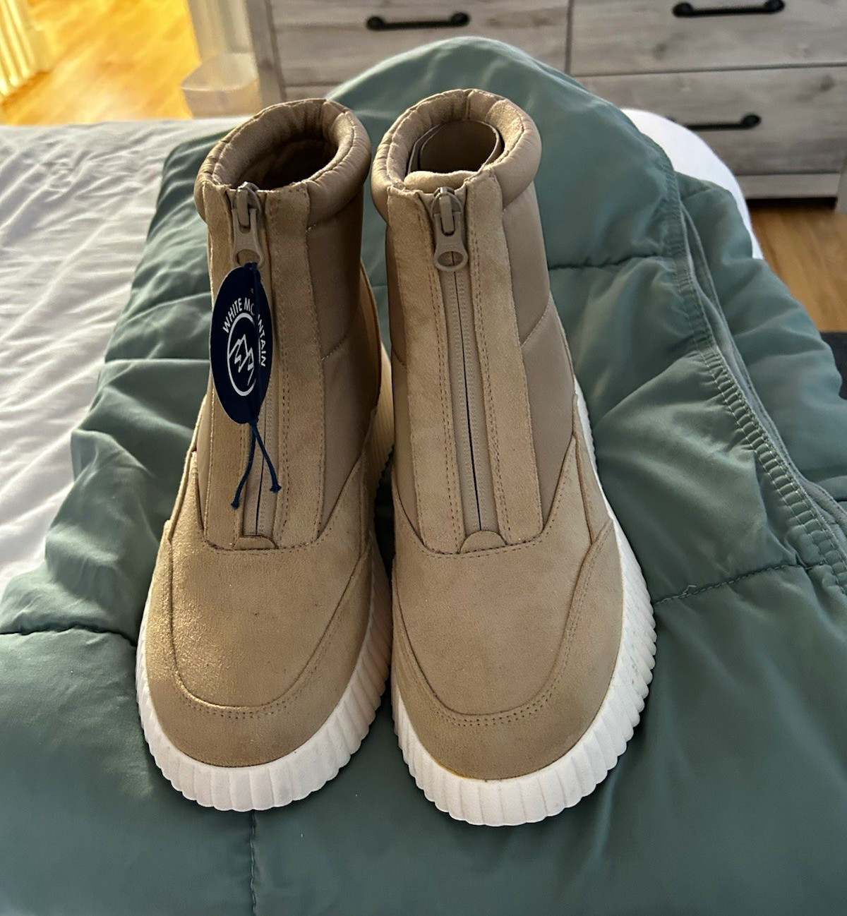 White Mountain Beige Ankle Bootie Boots Zip Front Round Toe Synthetic Upper