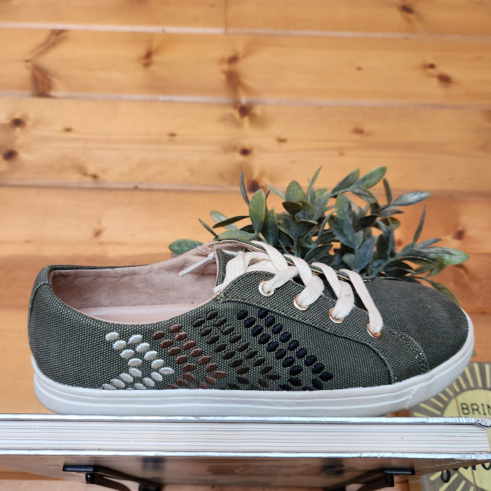 Jack Rogers Luna Sneaker Canvas Chevron Embroidered Lace-Up Olive Green Sz 6.5M