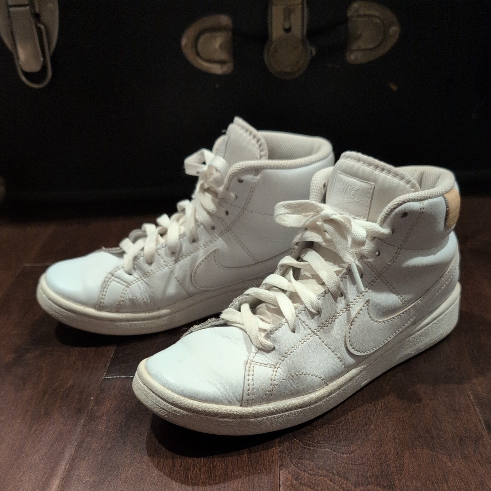 Nike Women’s Court Royale 2 Mid Sneakers White 7.5