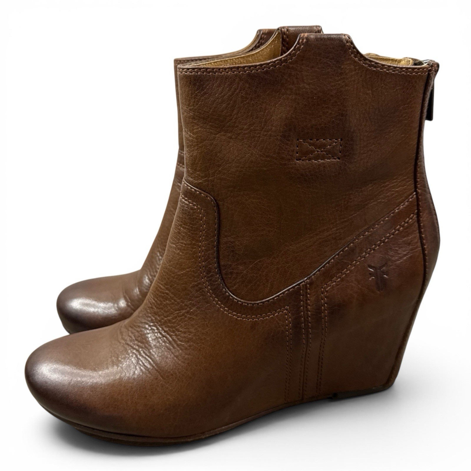 Frye Carson Covered Wedge Ankle Bootie Boots Zip Cognac Brown Leather 8.5 M