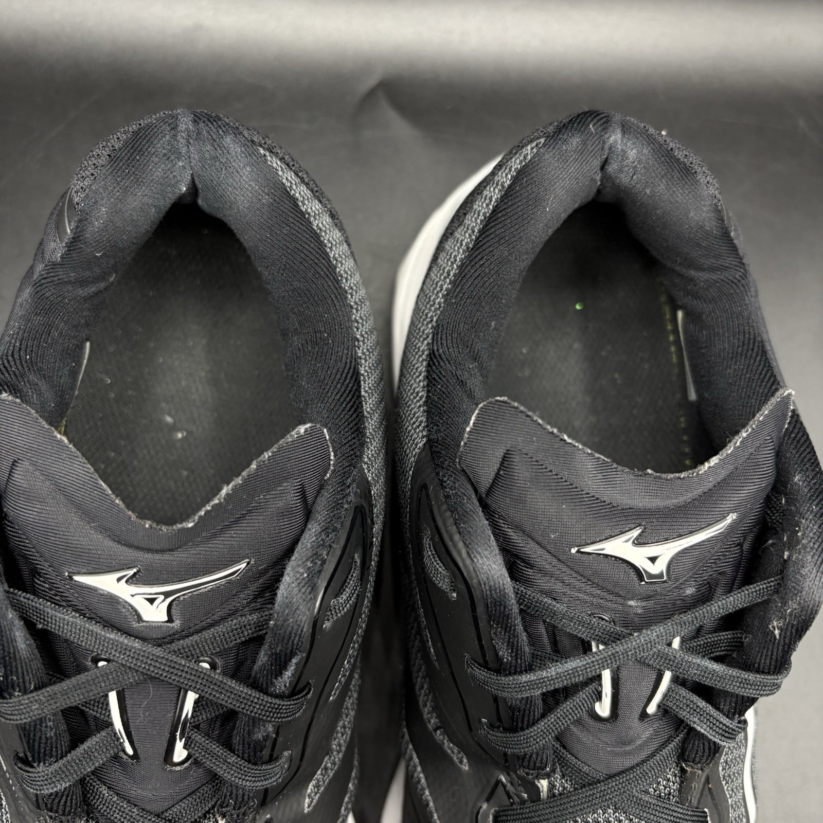 Mizuno Wave Lightning Z6 Volleyball Shoes Women 10.5 Black White Low Top