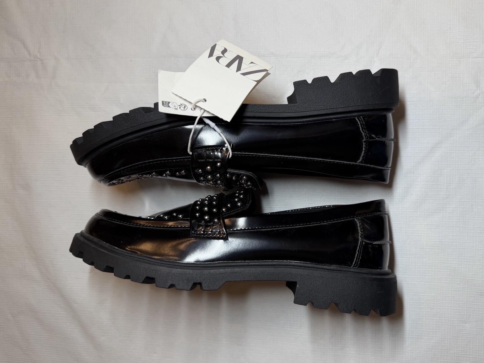 ZARA Women’s Black Studded Loafer Flats Slip-On Round Toe US 7.5-8 EU 38 Casual
