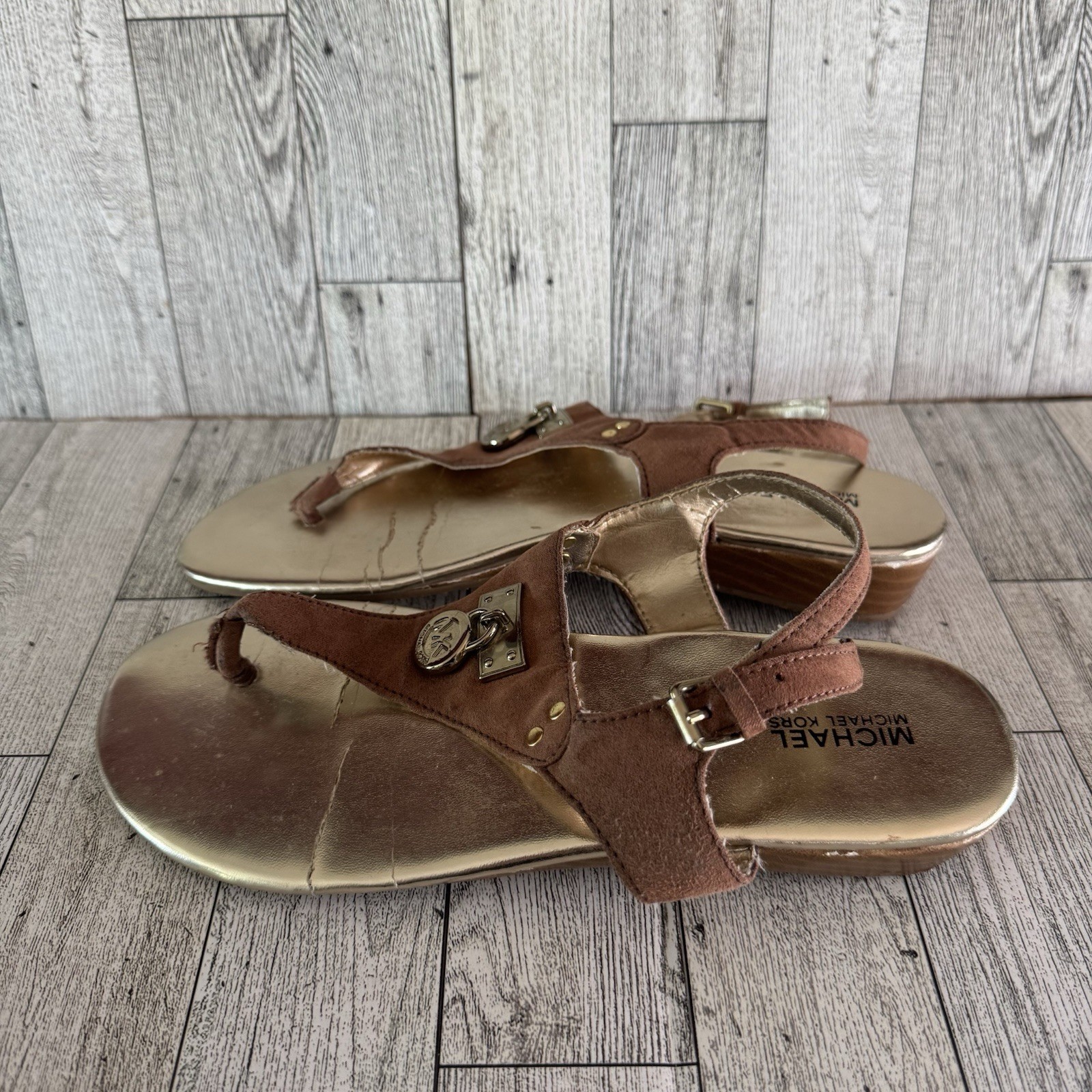 Michael Kors Women’s MK Plate Logo Thong Sandal Size 5 Tan Suede Wedge heel