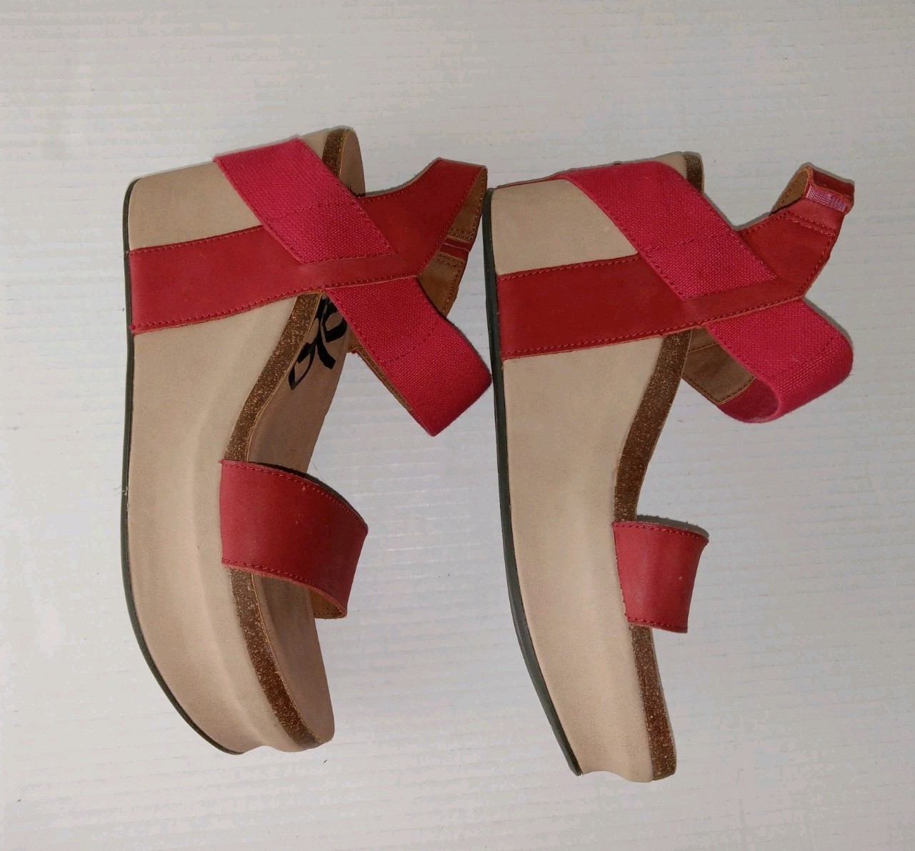 OTBT Bushnell Red Leather Wedge Stappy Sandals Shoes Womens 9.5