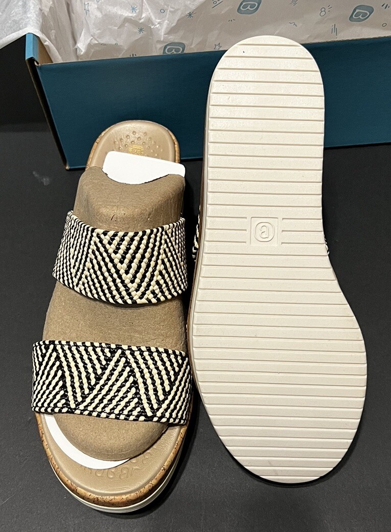 New Bzees Womens Resort Black-Ivory Slip On Flats Shoes 9.5 Medium (B,M)