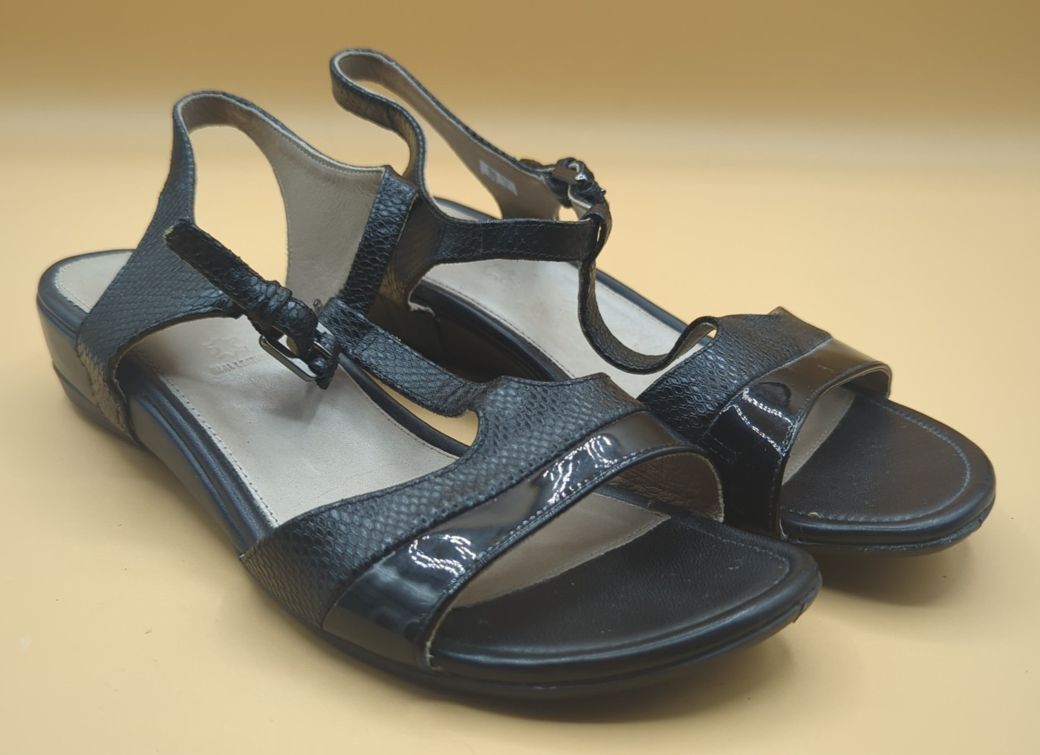 Ecco Touch T-Strap Wedge Black Sandal Womens Sz US 8.5 EU 39 Textured Snake
