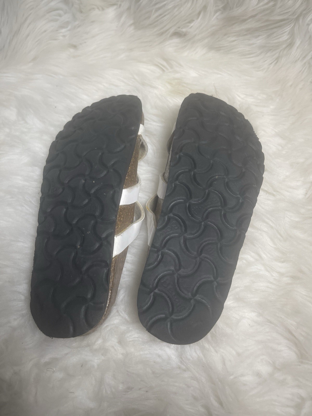 Bertula by Birkenstock white patent strappy slide sandalsEUR SZ36