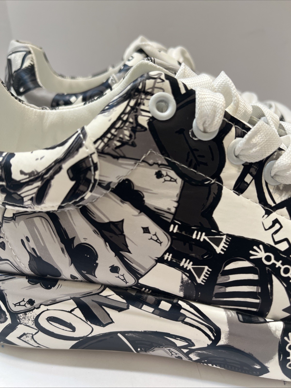 Funky Sneaker Graphics Women’s 8.5 Black White Gray Love Card Heart LaceUp NWOT