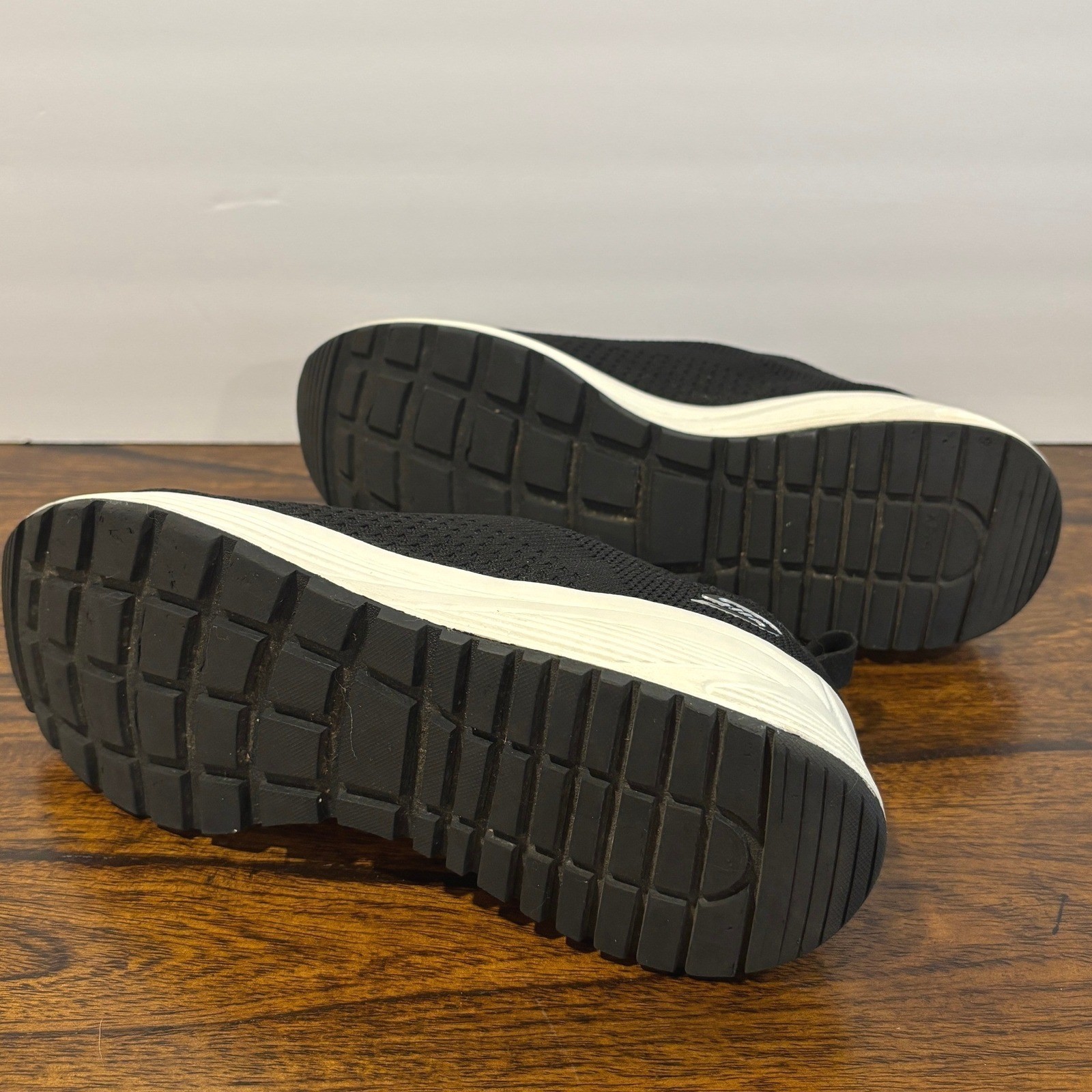Skechers BOBS Sparrow Black Slip On Sneakers Sz 8.5 Memory Foam Shoes Comfort