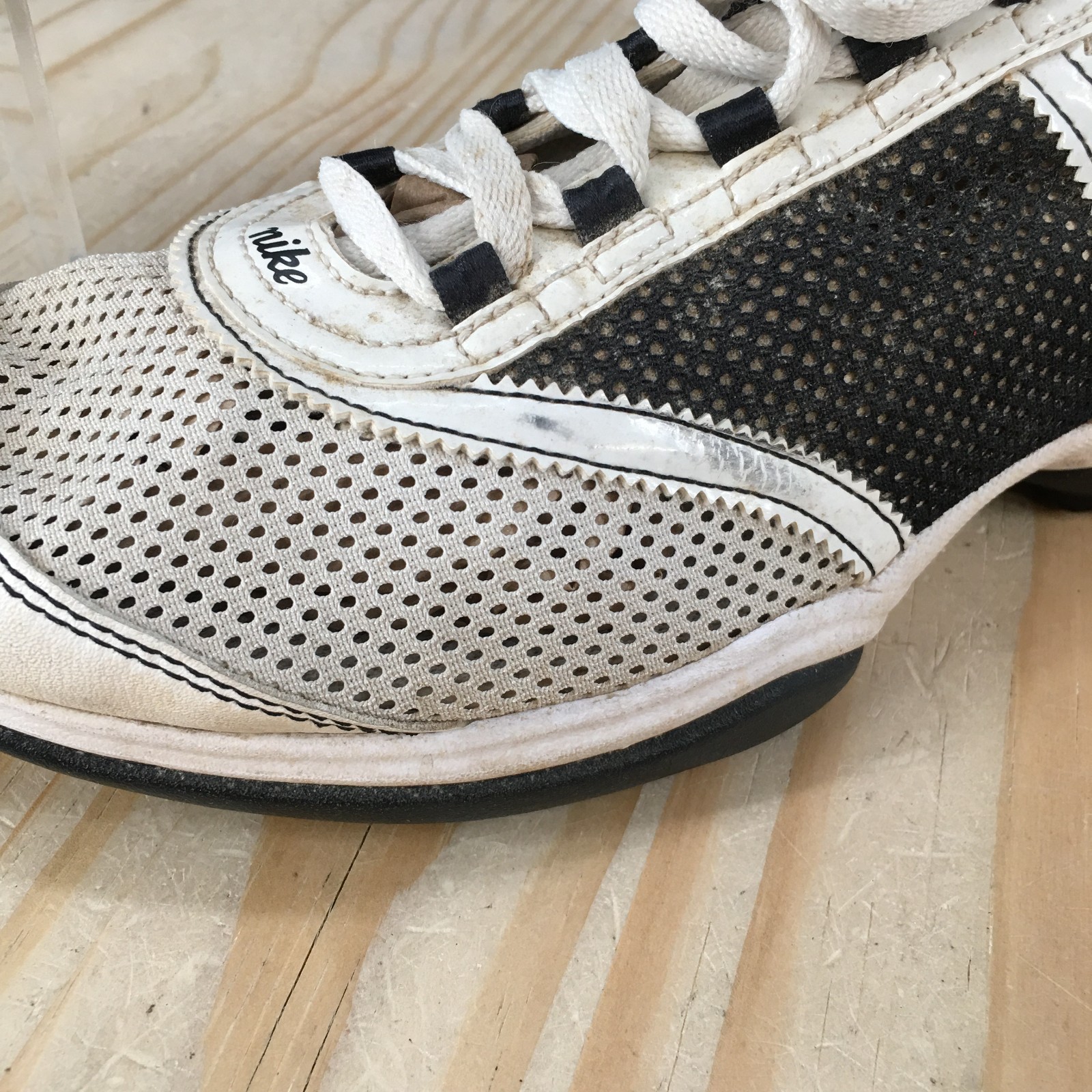 Vintage Nike Shoes Womens 6.5 Air Channel Tac Sneakers 335942-101 Black White