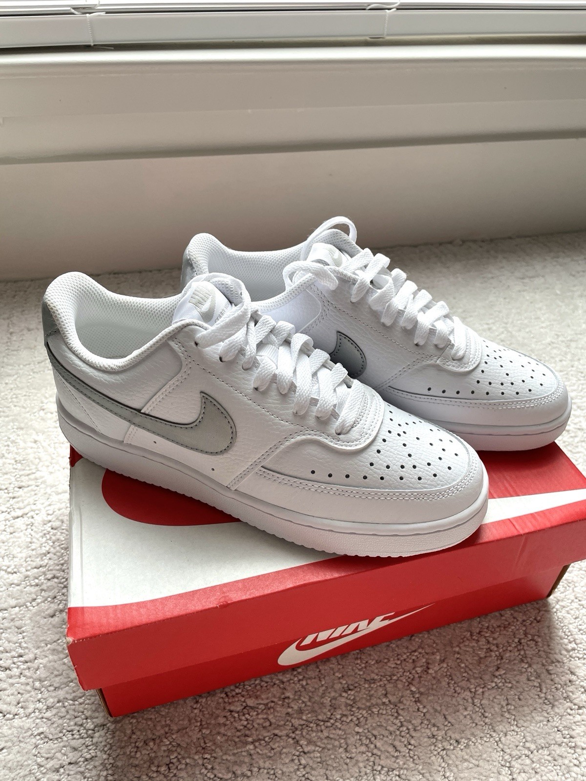 Nike Court Vision Low Women’s Sneakers White/Metallic Silver CD5434-111