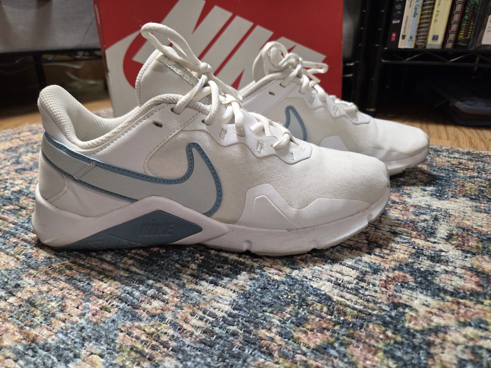 Nike Legend Essential 2 Women’s Training Shoes Size 7 White Blue CQ9545-101