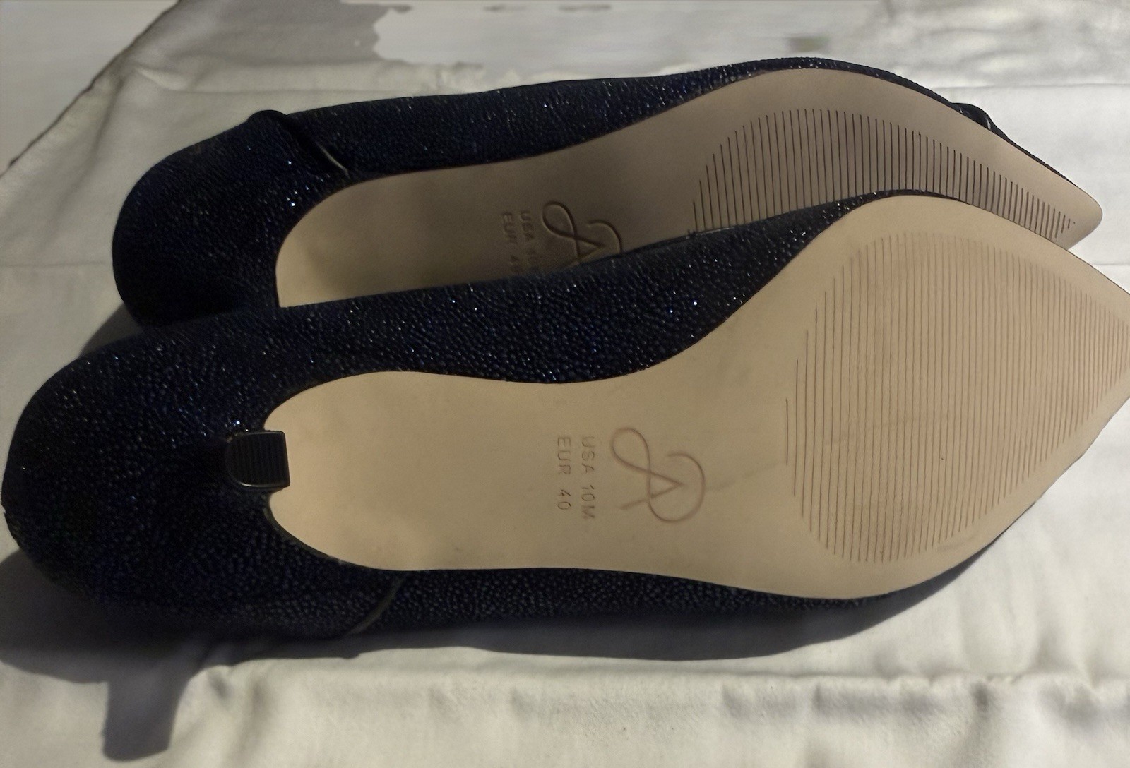 Adrianna Papell Lois Navy Shimmer Stingray Kitten Heel Pumps Women’s NWOBSize 10