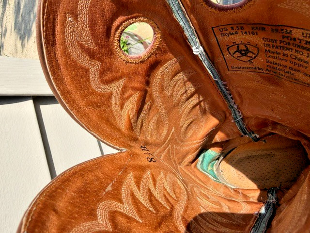 Women’s Ariat Buckaroo Cowgirl Boots, Size 8.5B, Style 14101, Beautiful!!!