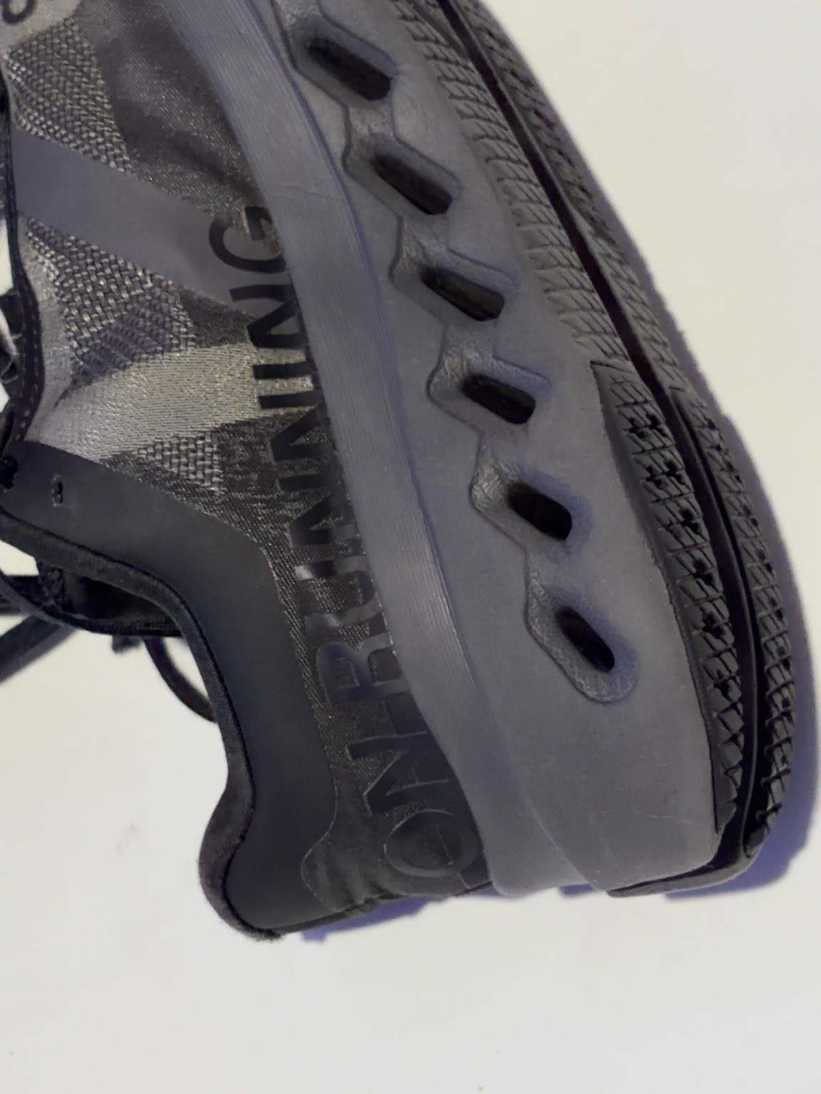 On Running Cloudsurfer Women’s US 5 EU 36 Black Gray Running Shoes CloudTec