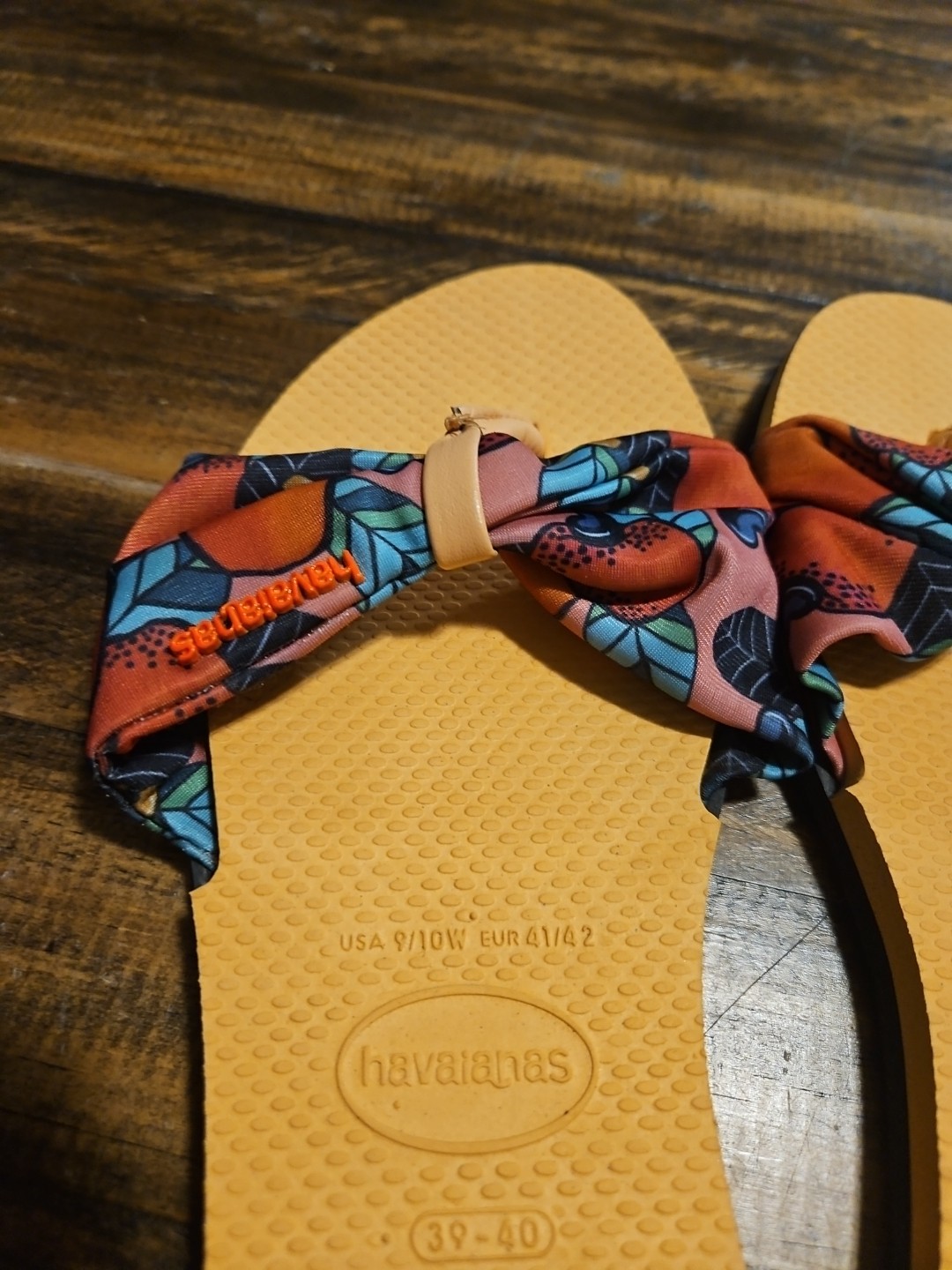 Havainas Flip Flops Women 9/10 or 41/42 Beach Sandals Orange Rubber with Cloth