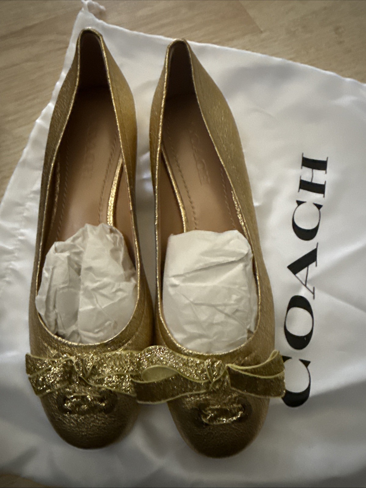 Coach Lia Shiny Gold Glitter NIB Flats Sz 7.5
