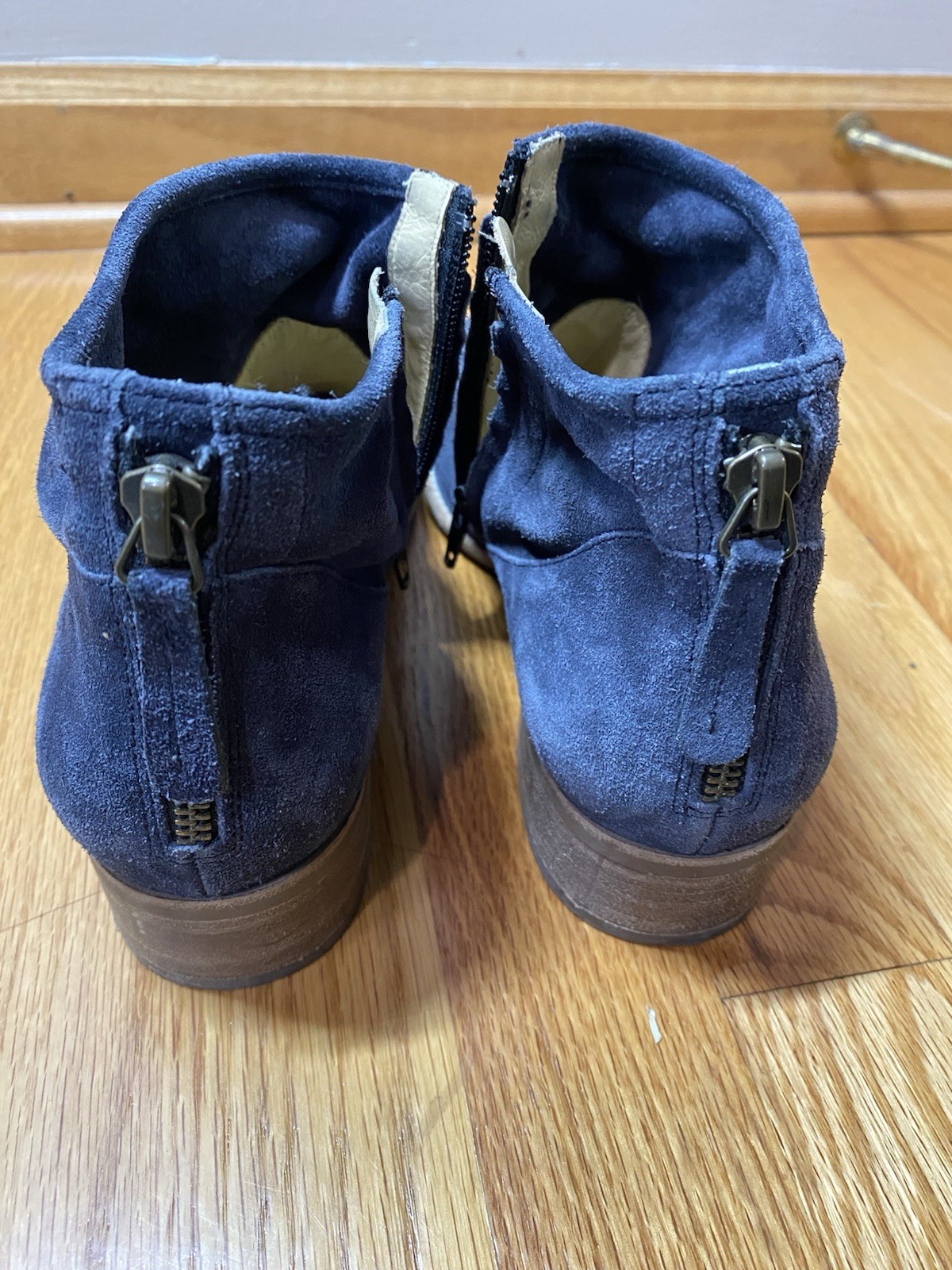 PAUL GREEN Navy Blue Suede Ankle Botties with Side Zipper Size US 8.5 NARROW