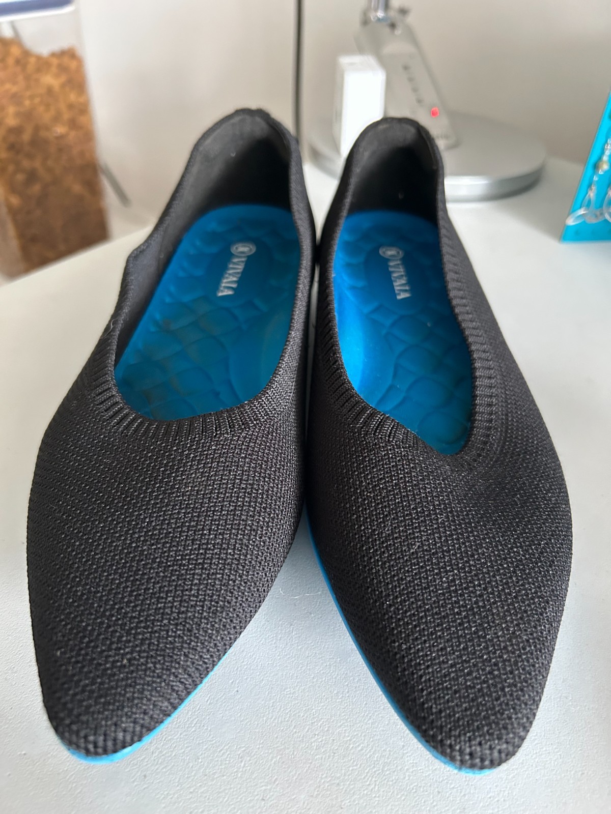 Vivaia womens pointed toe flats, back with blue detail, size 8.5, excellent cond
