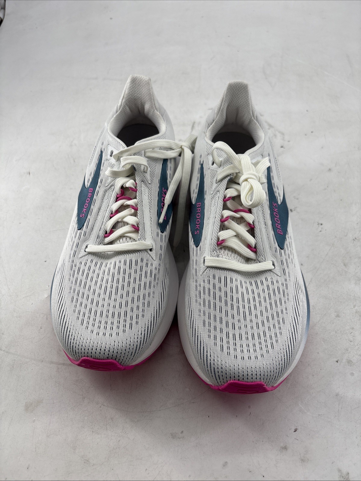 Brooks Revel 8 120456 1B 132 White Moonlight Pink Shoes Women’s Size 8 (A521)
