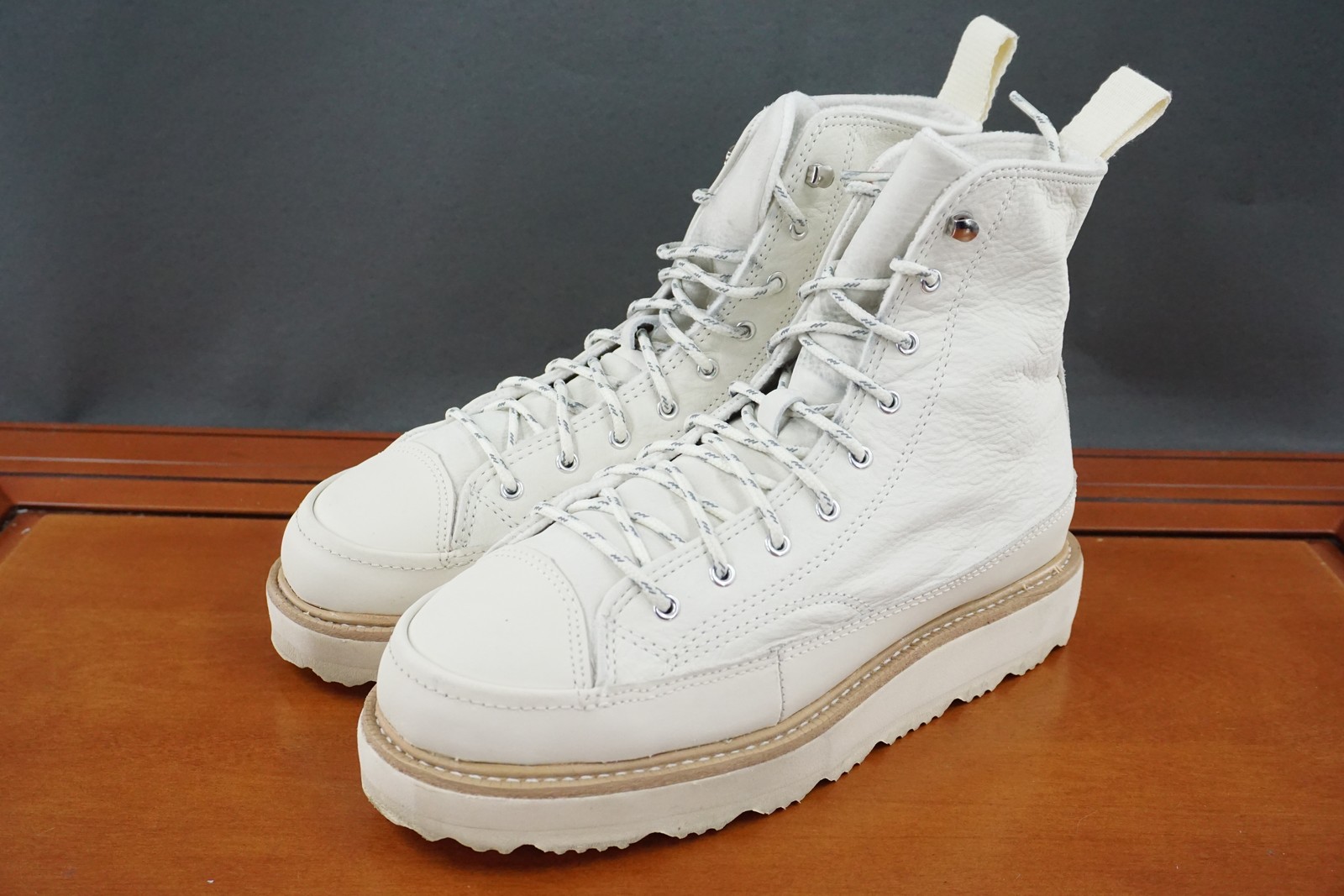 Converse Chuck Taylor All Star Bosey Shoes Womens 8 White Leather Lace Up Boots