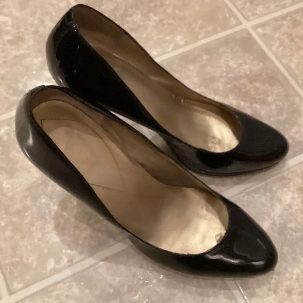 ~ Women’s Patent Leather Pumps ~