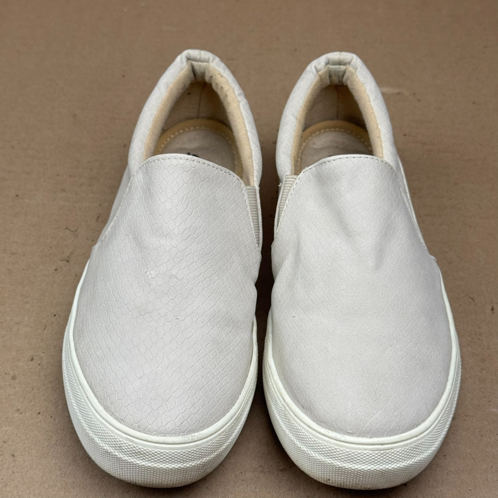 SODA Women’s Size 8.5 Slip-On Sneakers Off-White Snake Skin Embossed Casual
