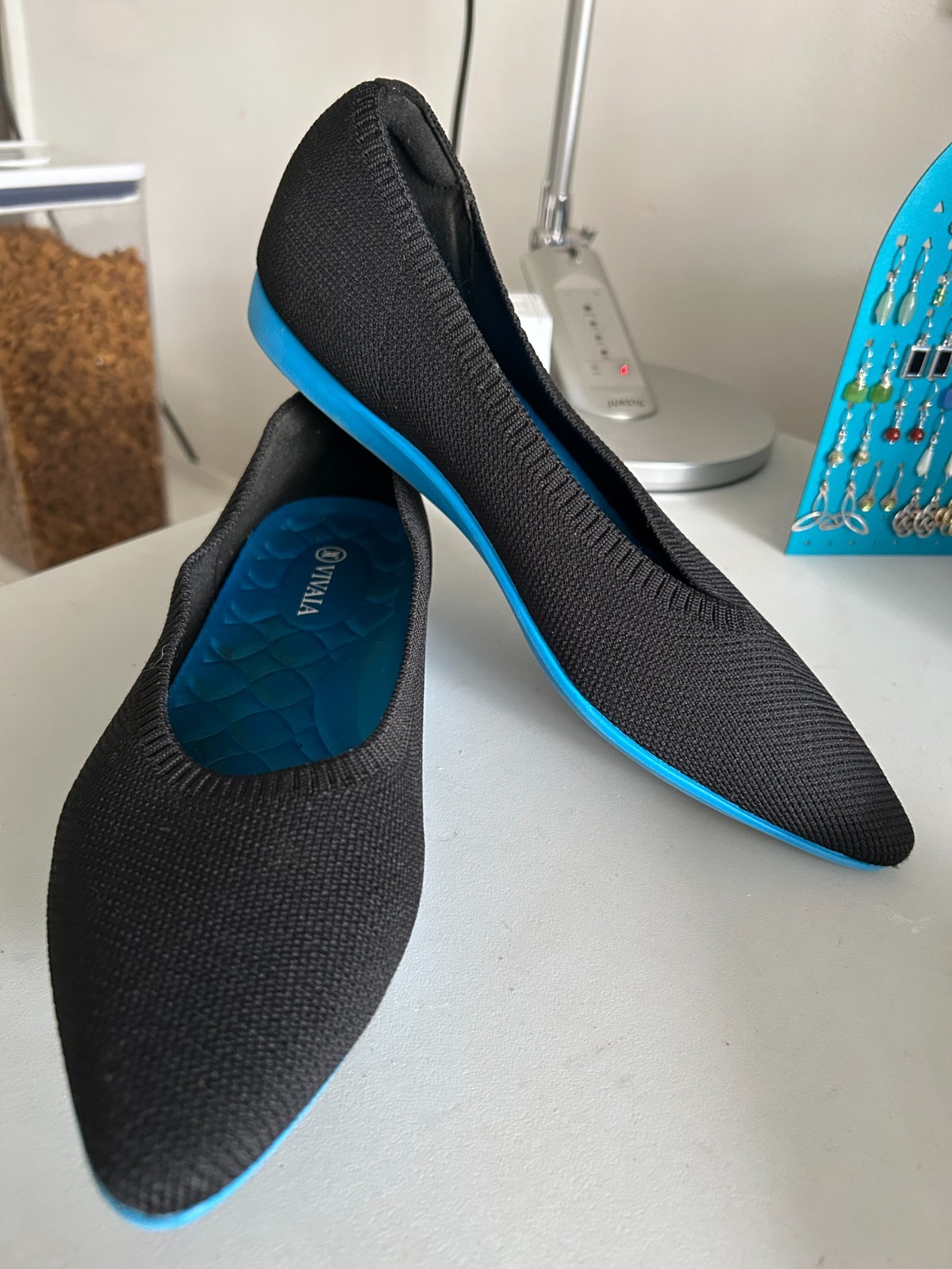 Vivaia womens pointed toe flats, back with blue detail, size 8.5, excellent cond