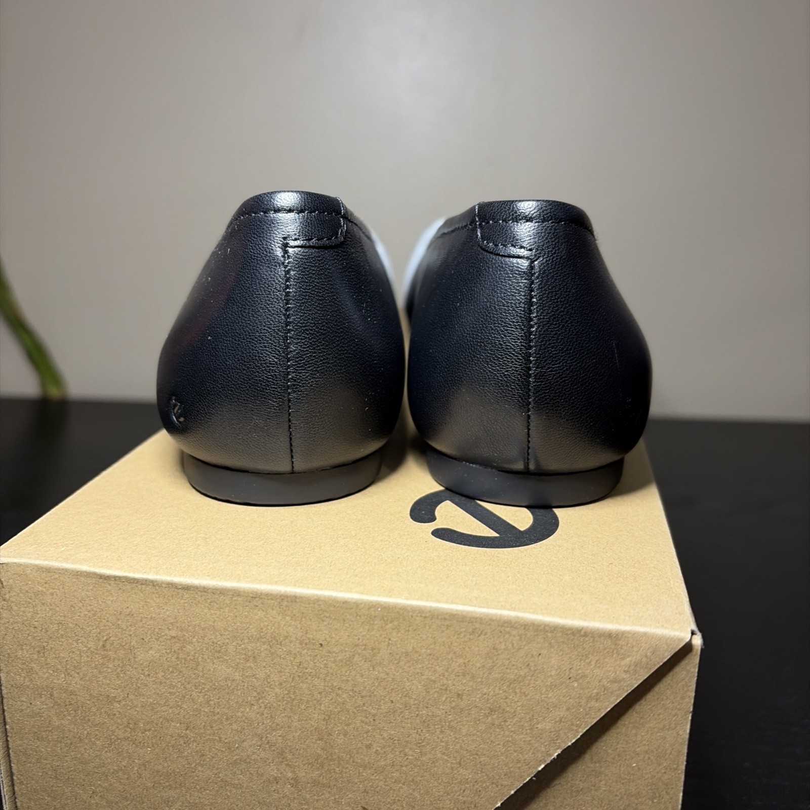 Ecco Margot Limestone Bow Ballerina Flats Size 7-7.5 US