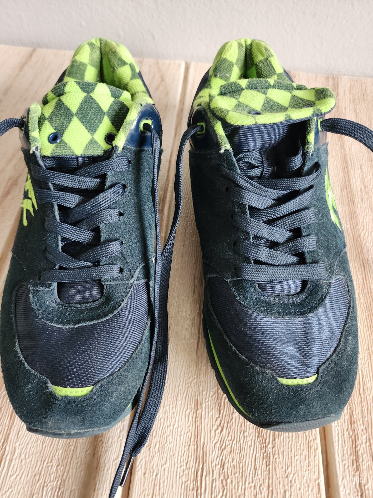 Frontline FL10 Dance Sneakers Blue Navy and Electric Green Women’s 9.5