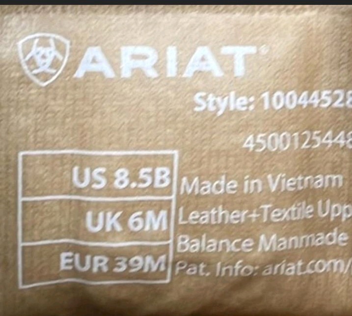 Arait Crusiers women’s size 8.5B