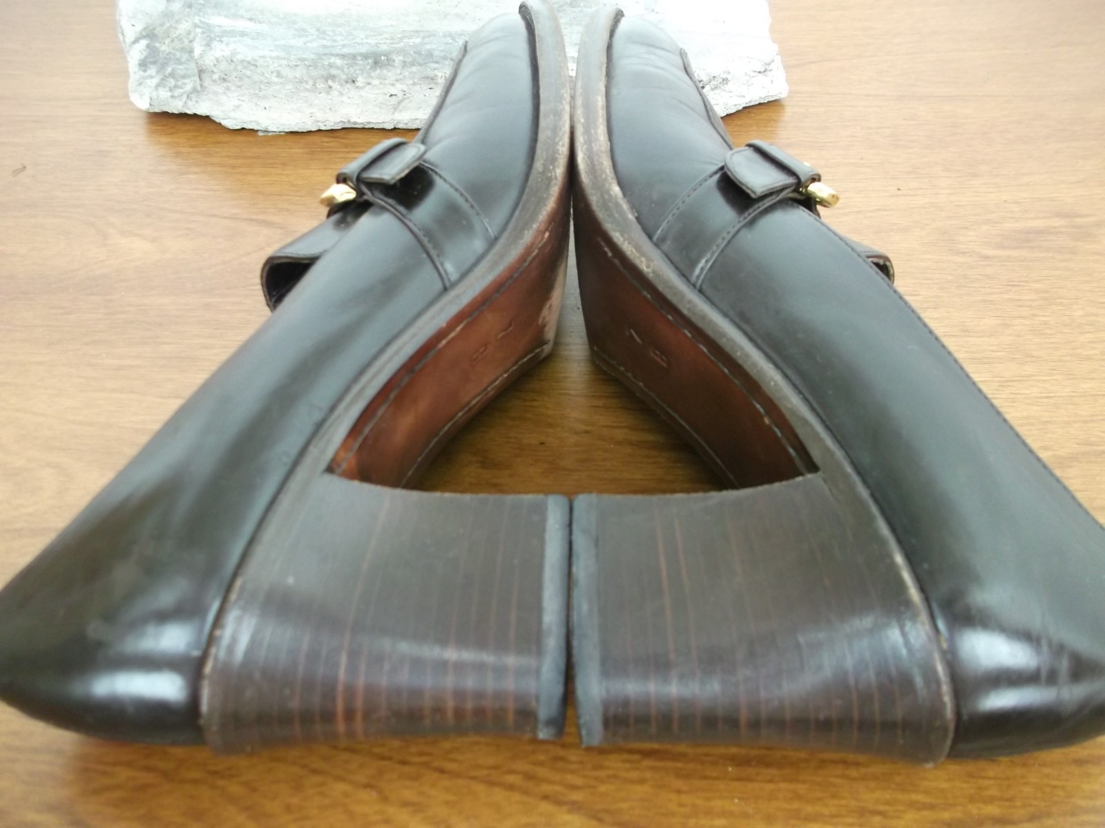 COLE HAAN Italy Women’s Sz. 7 B/ 2.75in high Chocolate Leather Pump Dress Heels