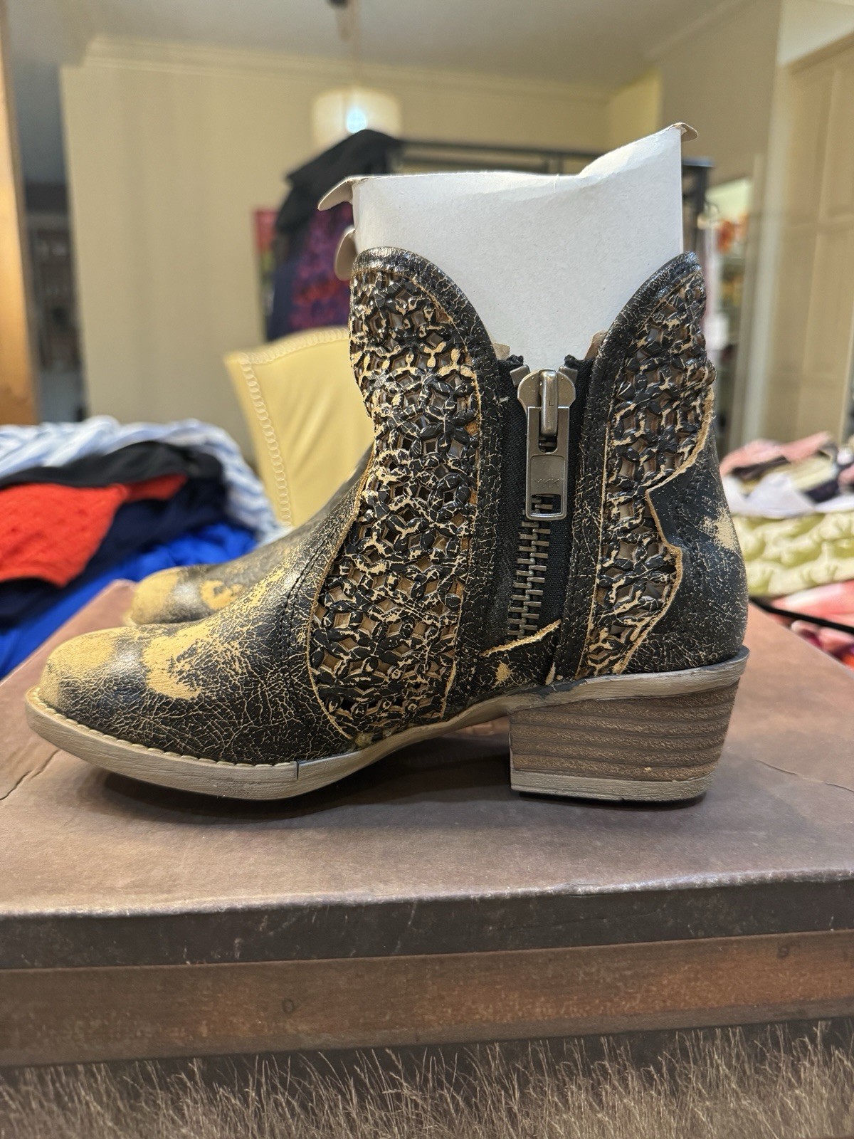 Circle G Booties Size 5 Western Cut Outs Ankle Distressed Black Cowgirl Rodeo