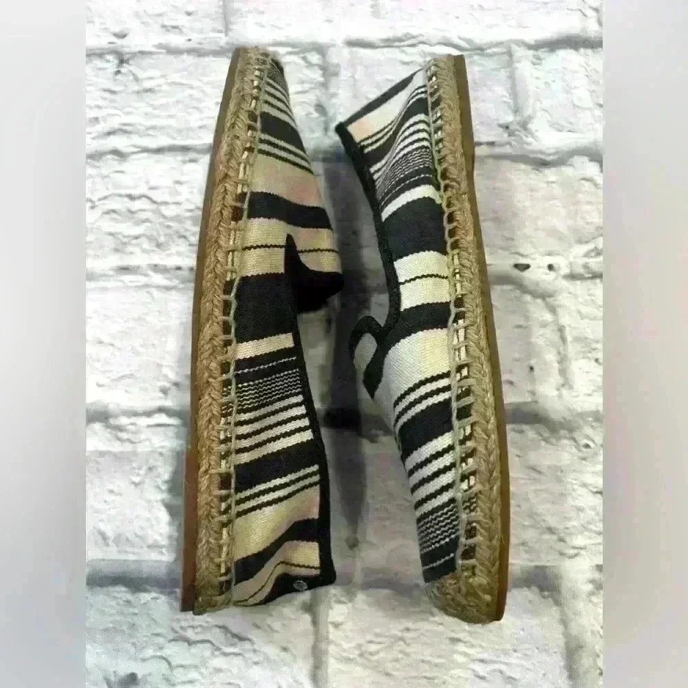 G.H Bass & Co. Women’s Striped Espadrille Flats Casual Slip On Shoes Size 9