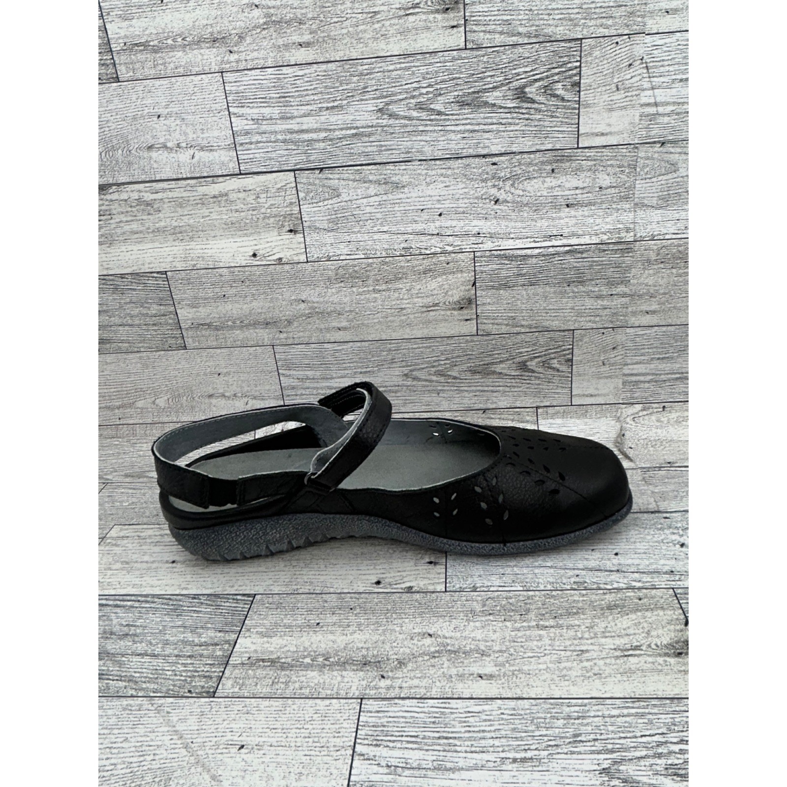 Naot Black Leather Laser Cut Mary Jane Slingback Flats EU 38 276500