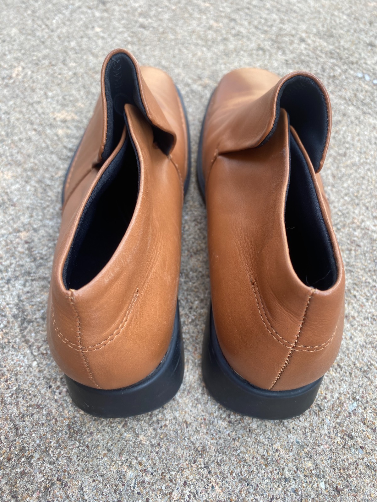 Women’s Rockport Brown Leather Pull On Ankle Boots, Size 6