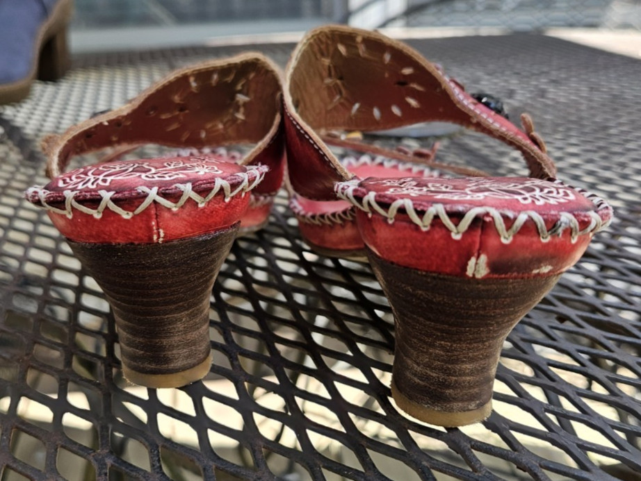 L’Artiste by Spring Step Red Via-R Floral Leather Slides Sandals US 6.5 / EU 37