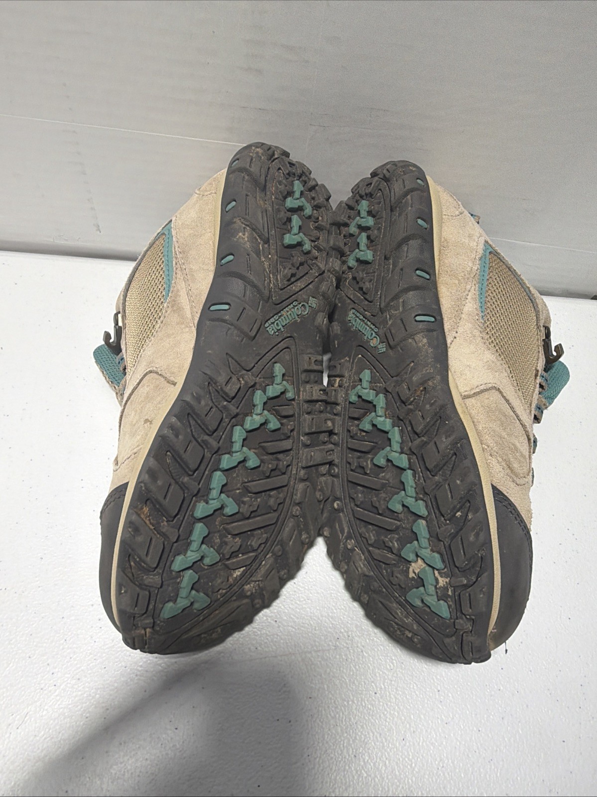 Columbia Techlite Waterproof Sneakers Women’s Size 6 YK5379-212 Worn Once