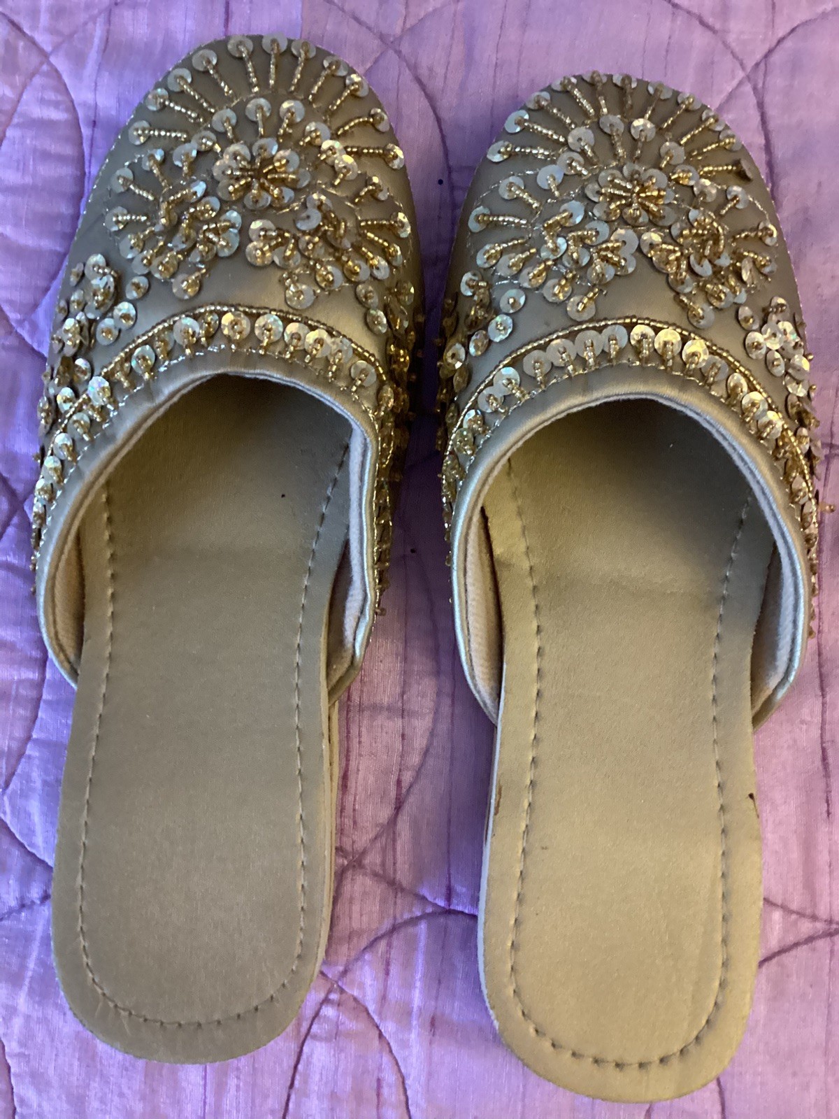 Women’s Beautiful Sparkly Slides Sequins Size 7-8 M Mules Dressy