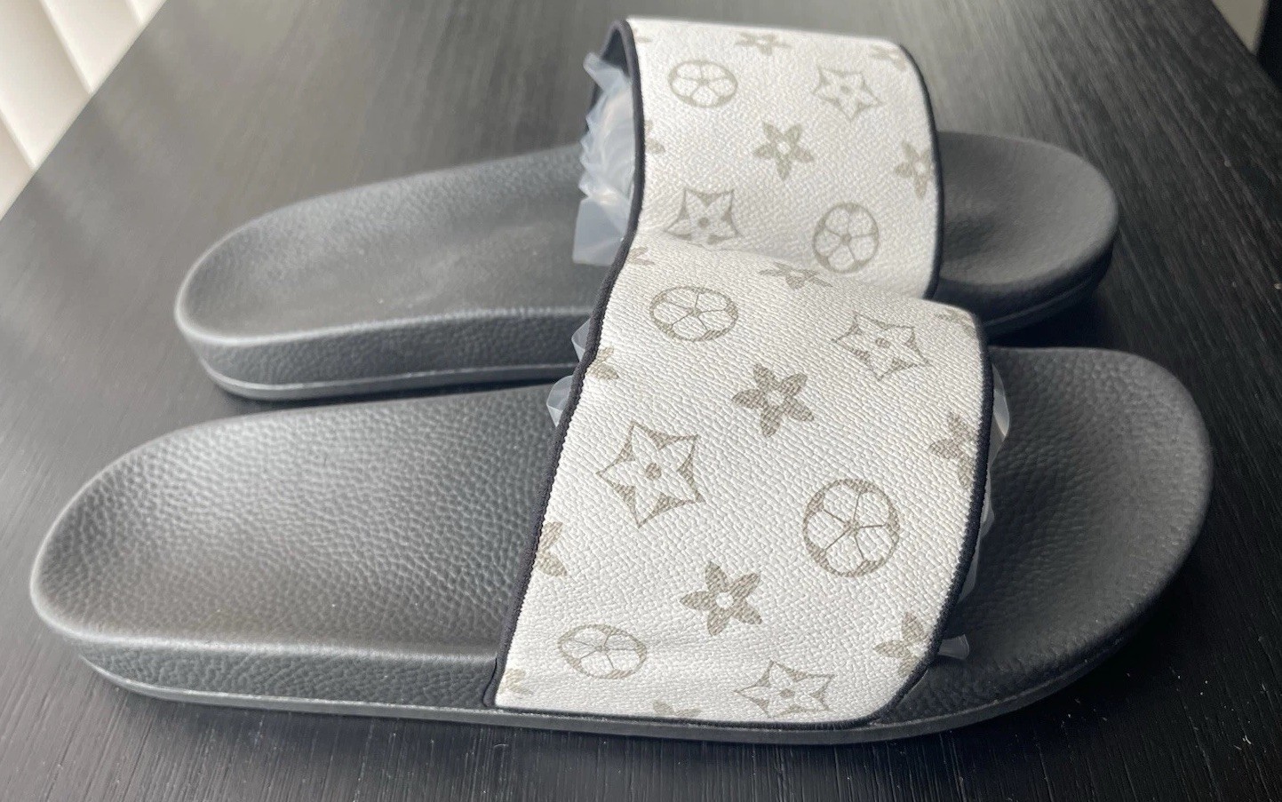 Classic White-Gray Upper, and Black Bottom. Size 45 EU