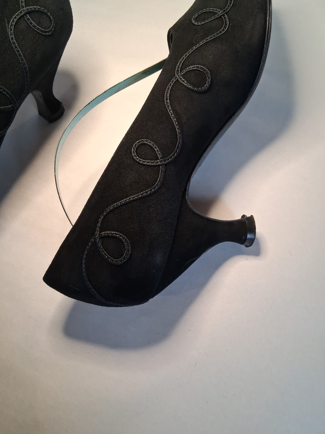 Peter Fox Size 7.5 B Black Suede Flare Heel Pumps Ribbon Ropeing