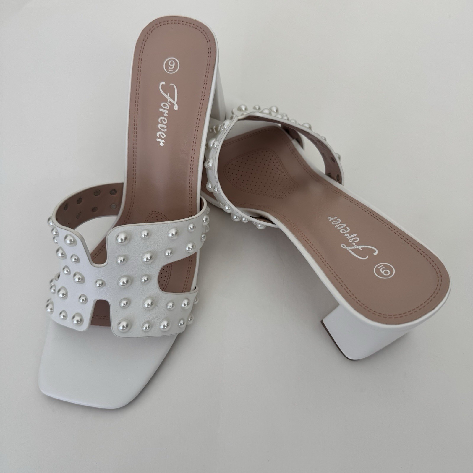Forever Sandals Women’s 9 Pearl Studded White Slip On Slides Baby Showers New