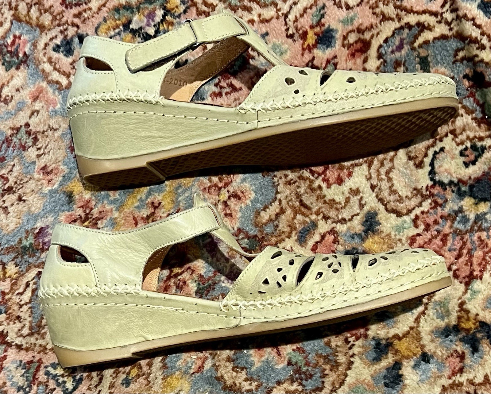 Spring Step Shoes Sandals Size 39 US 8 Irin T Strap Sage Green Cut Out Comfort